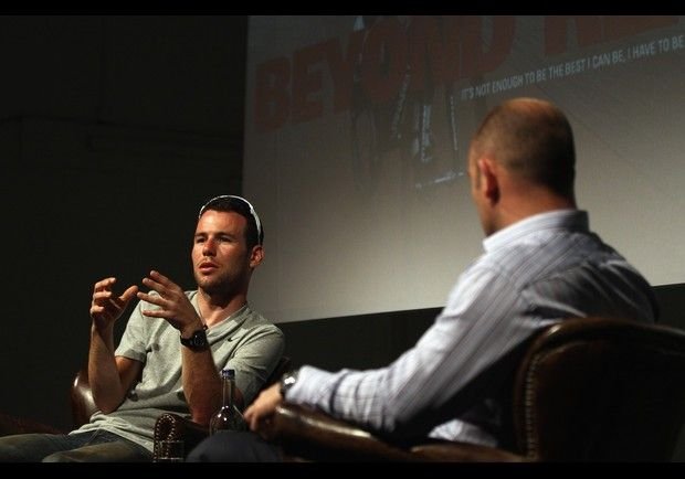 Hipnose cl&iacute;nica e HRV biofeedback como ferramentas de treino mental executivo